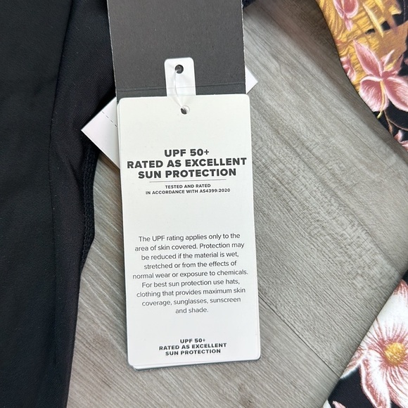 ☀️RIP CURL☀️ PLAYABELLA RELAXED LONG SLEEVE RASH GUARD SUN SHIRT - Picture 12 of 14